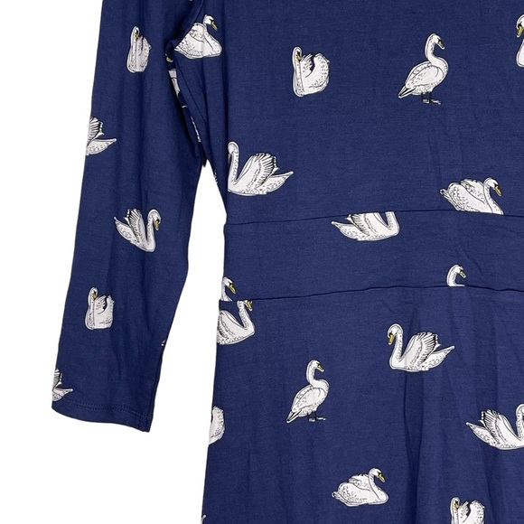 Boden Dress 6 Swan Novelty Print V Neck Teacher Modest Stretch Jersey Fit Flare - Picture 7 of 11